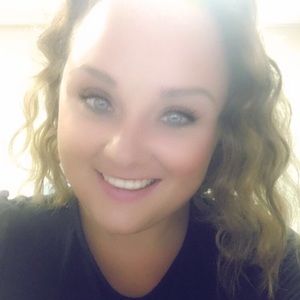 Meet your Posher, Maloree